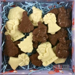 Набор фигурного шоколада &quot;Новый Год 18 фигурок&quot; 145гр (коробка 14х14см) 9 из молочного и 9 из белого шоколада